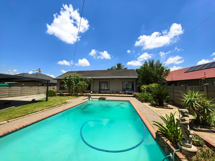 3 Bedroom Property for Sale in Vaalpark Free State